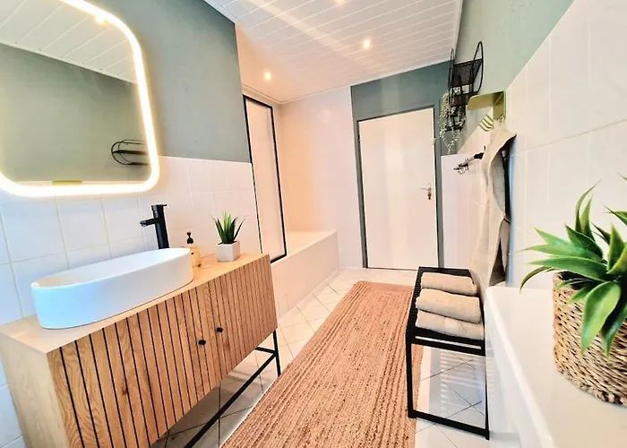 Hinterhaus * بيسكو